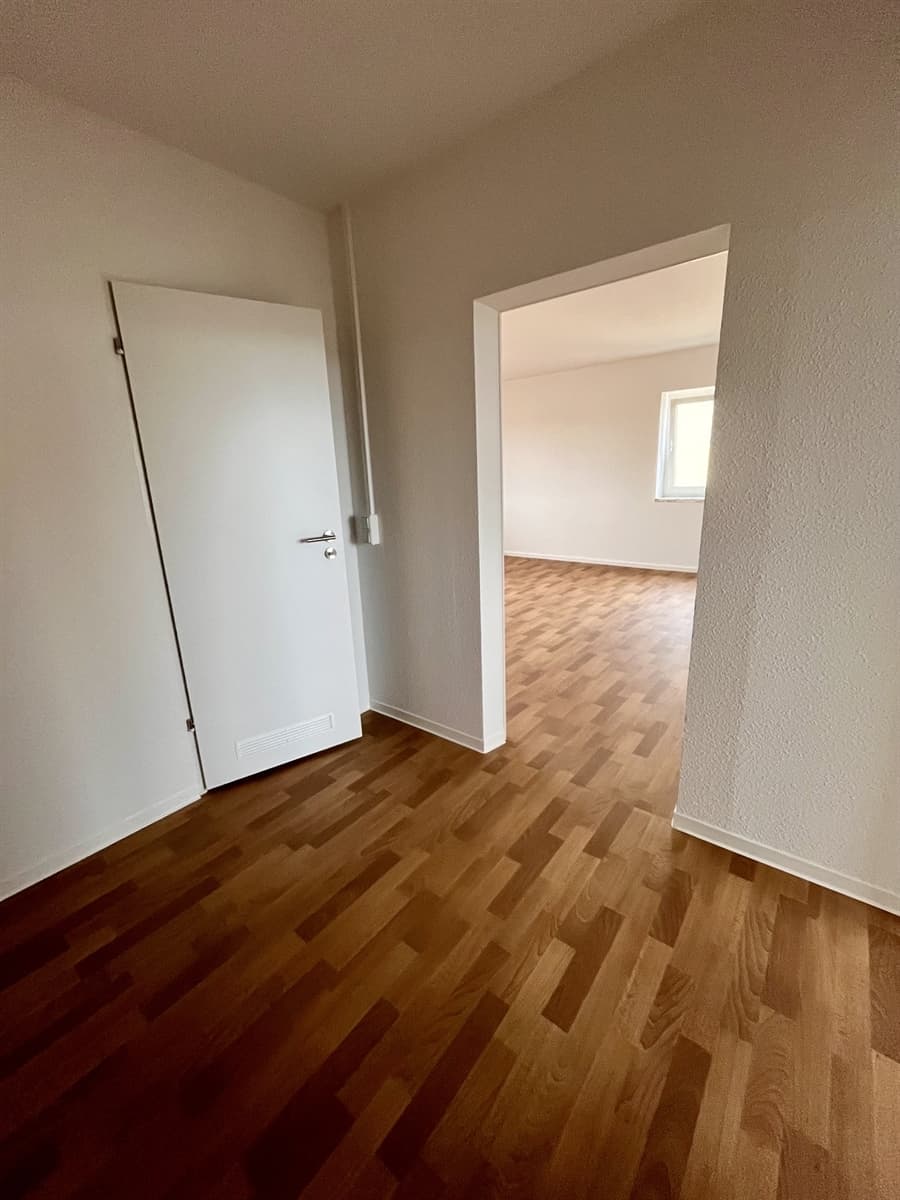 Neu sanierte 3-Raum-Wohnung mit Balkon und Dusche - Ansicht 2