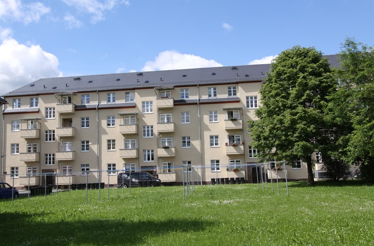 Helle 2-Raum-Wohnung mit Balkon