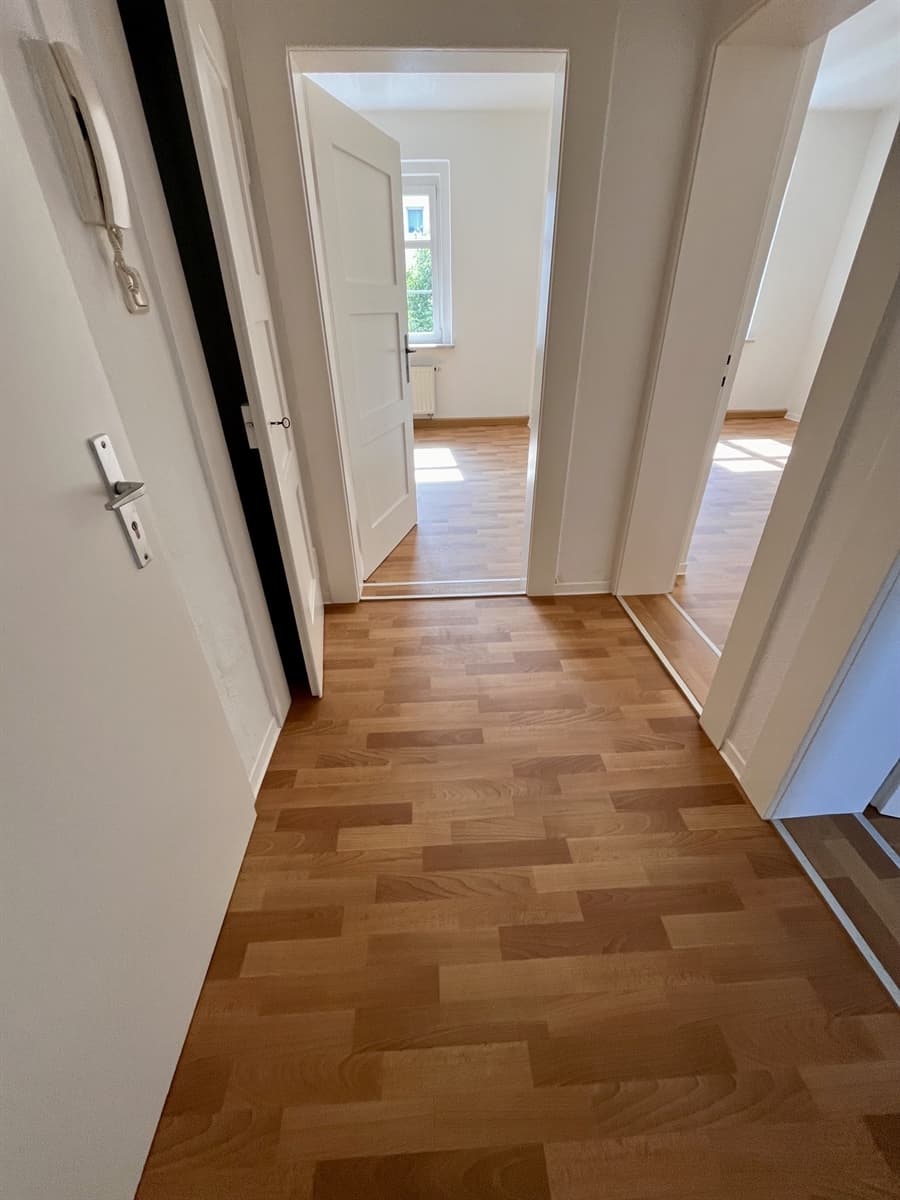Helle 2-Raum-Wohnung mit Balkon - Ansicht 2