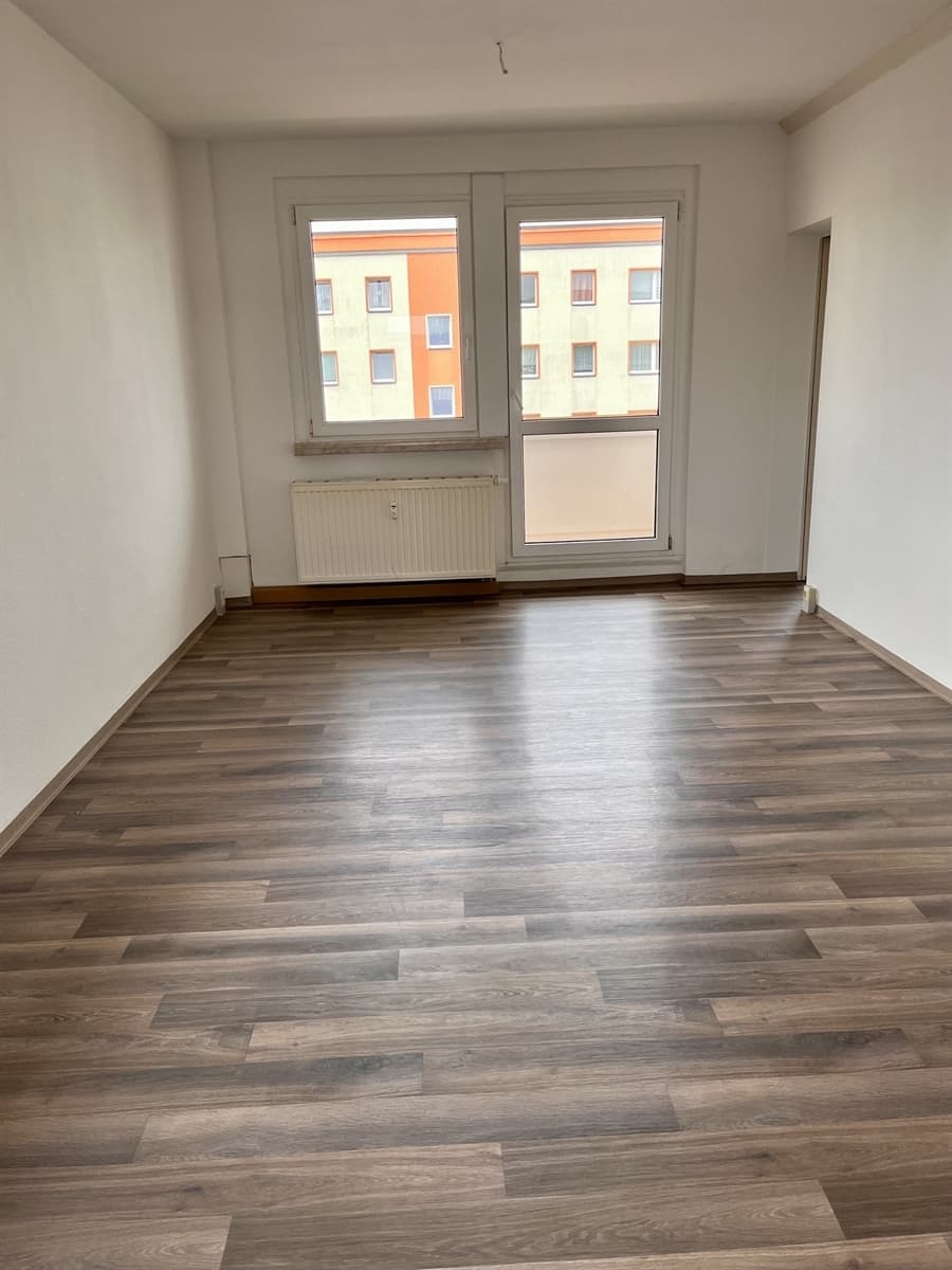 3-Raum-Wohnung mit Balkon und Einbauküche - Ansicht 3
