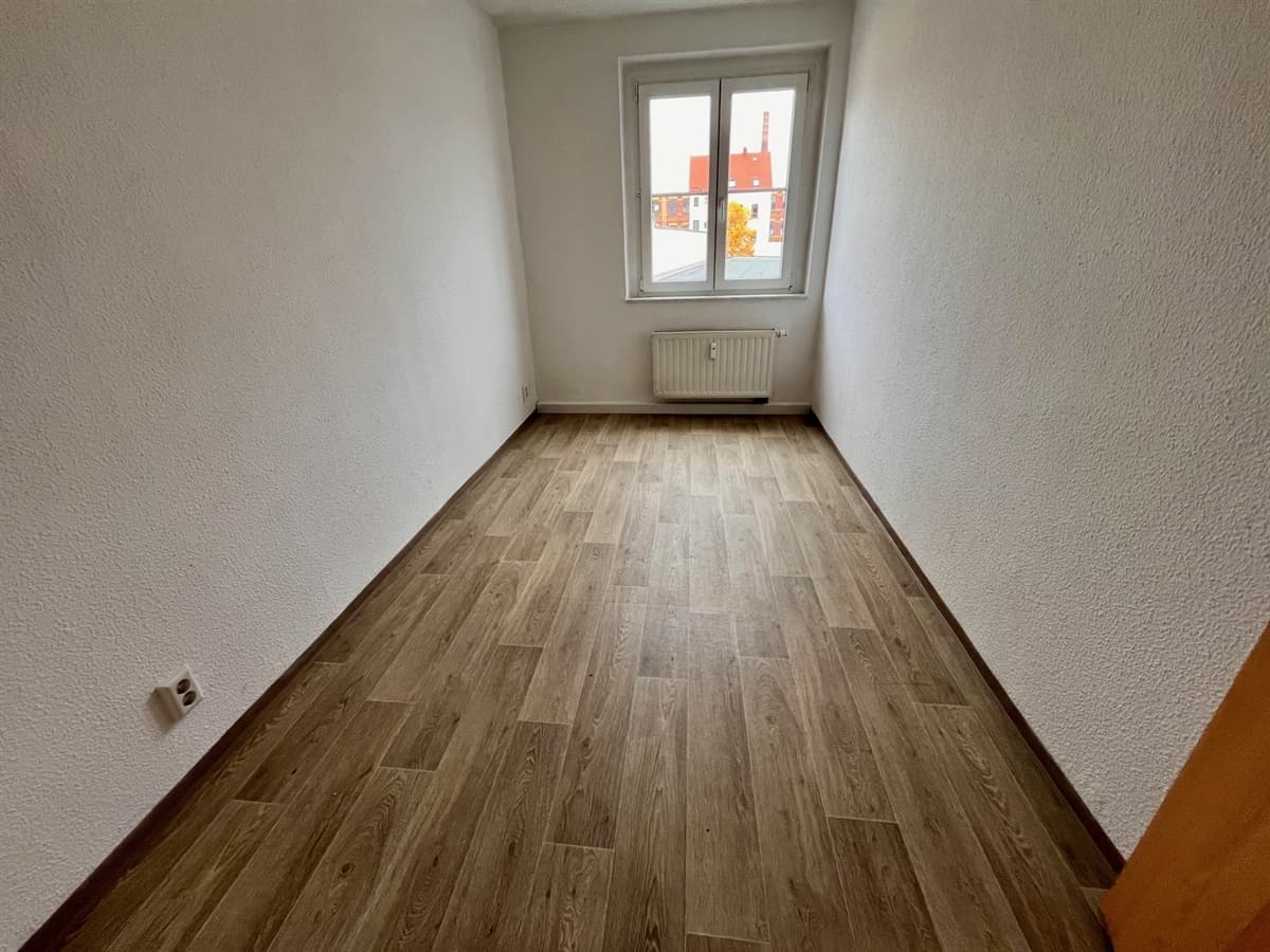 Frisch renovierte 2-Raum-Wohnung & ein Extra für Ihre neue Küche! - Ansicht 3