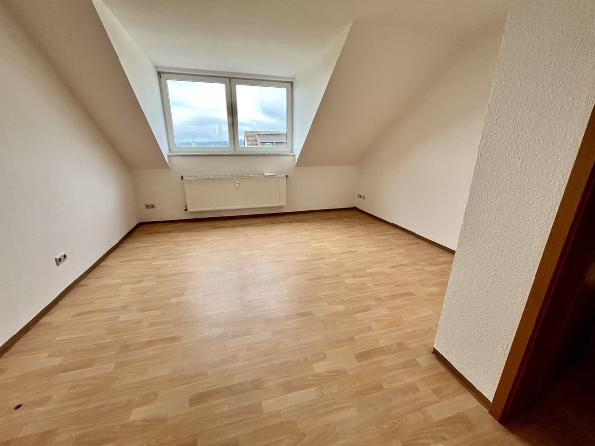 Gemütliche 2-Raum-Dachgeschosswohnung mit Kraxelrabatt im 1. Jahr - Ansicht 2