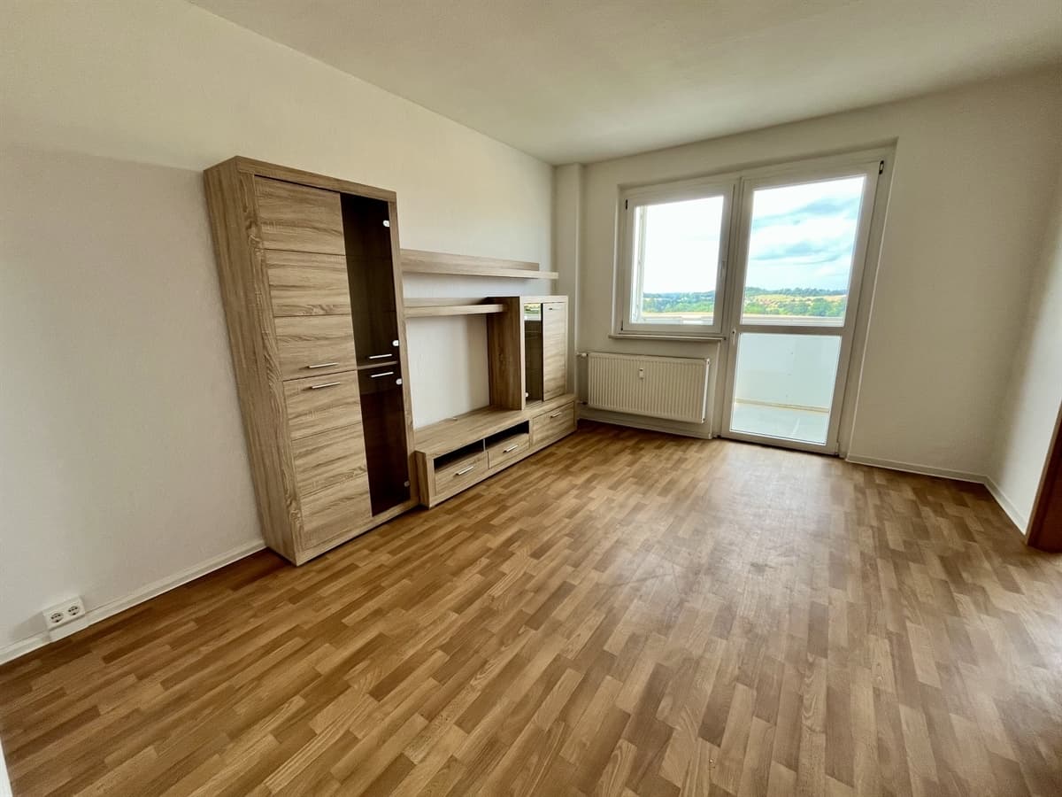 2-Raum-Wohnung mit Balkon, Einbauküche und teilweise möbliert - Ansicht 2