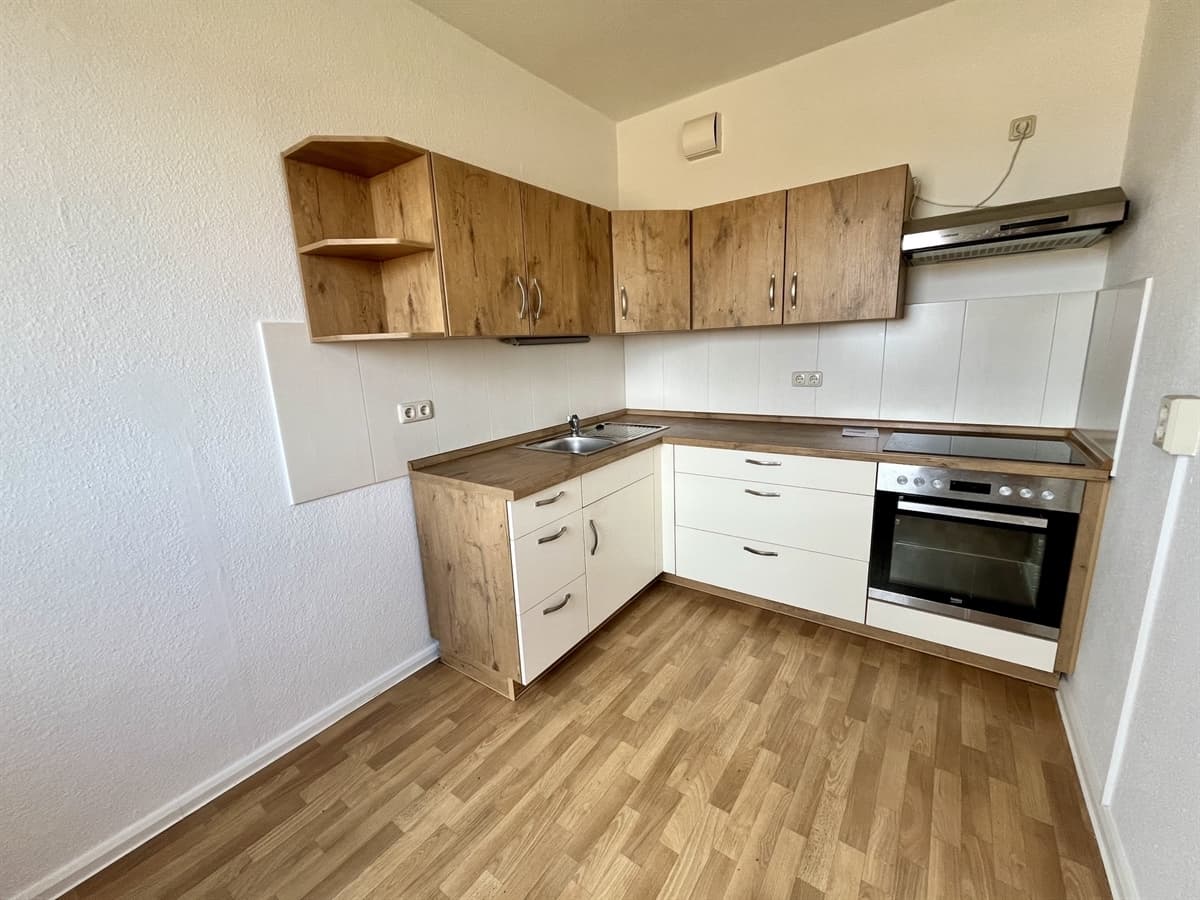 2-Raum-Wohnung mit Balkon, Einbauküche und teilweise möbliert - Ansicht 3